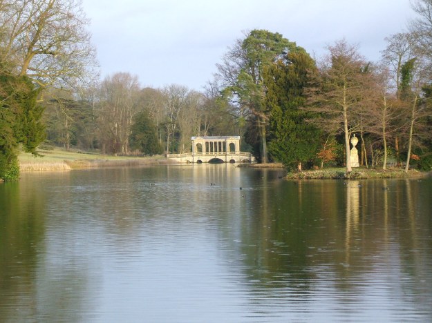 Stowe grounds